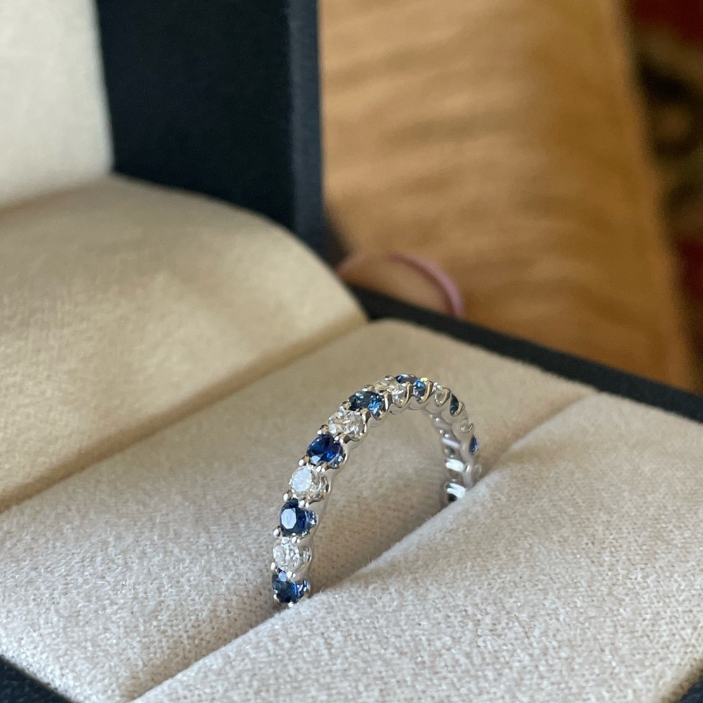 Elegant Blue and Silver Cluster Ring